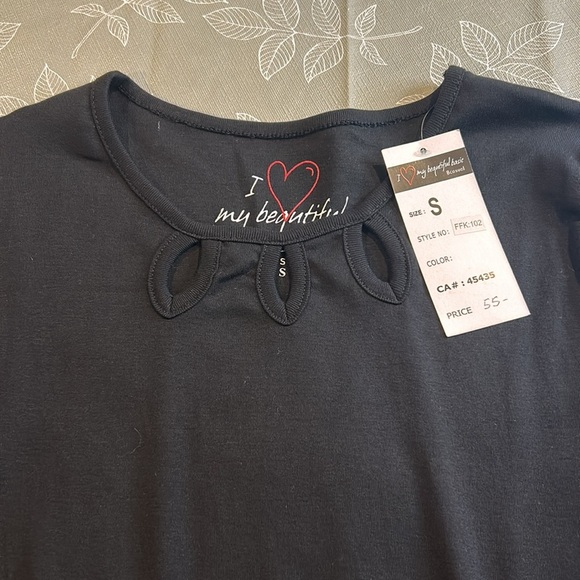 Ladies Bcasual Shirt. - Picture 2 of 4